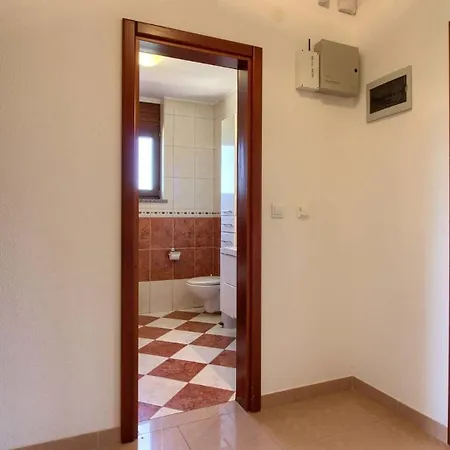 Holiday home Mit Privatpool Fuer 6 Personen Ca 140 Qm In Liznjan, Istrien Suedkueste Von Istrien *